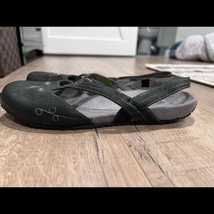 Ahnu Black Leather Yoga Ballet Flat/Sandal